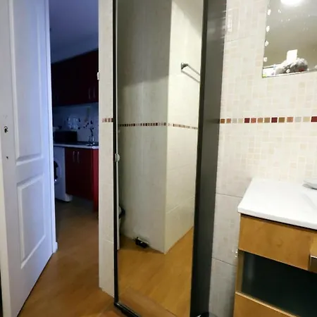Confortevole Apartman